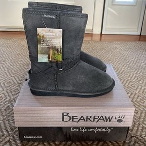 Grey Bearpaw women’s suede boots